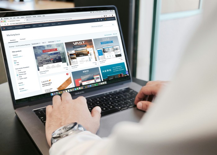 Top Benefits Of Having An Online Store For Your Business image