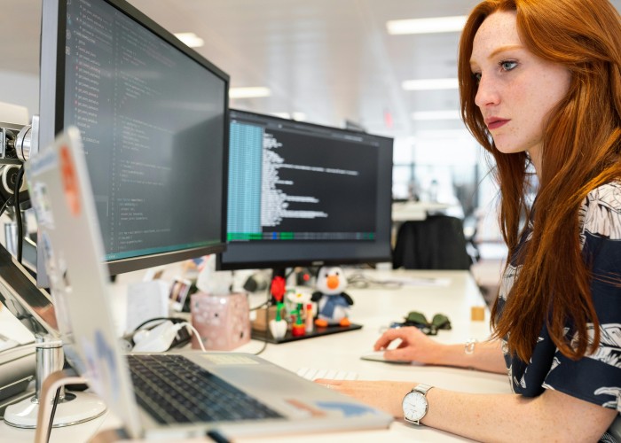 Top 10 Web Design Mistakes That Hurt Your SEO In 2025 image