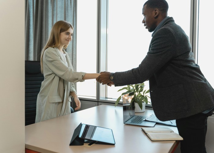 5 Benefits Of Hiring A Professional Mobile App Development Company image